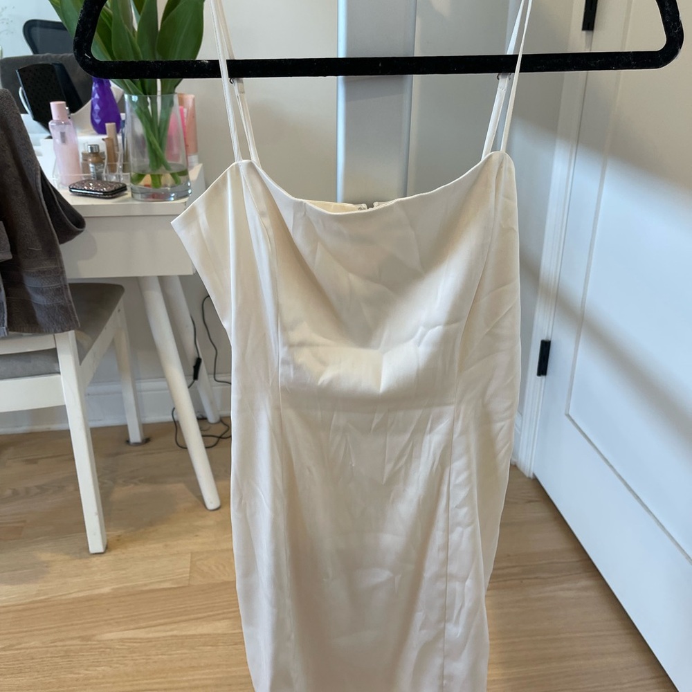 ARIZIA Elegant White Satin Dress